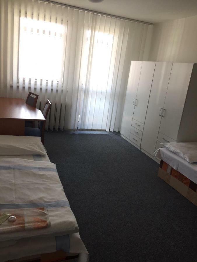 Garni G Hotel Pozsony Kültér fotó